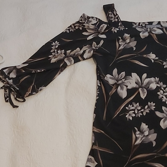 Top - Picture 3 of 6